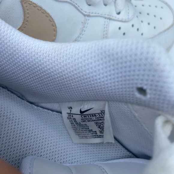 Nike Air Force One AF1 Women’s Size 7 White Low Top Sneaker Custom Butterfly - Picture 9 of 11